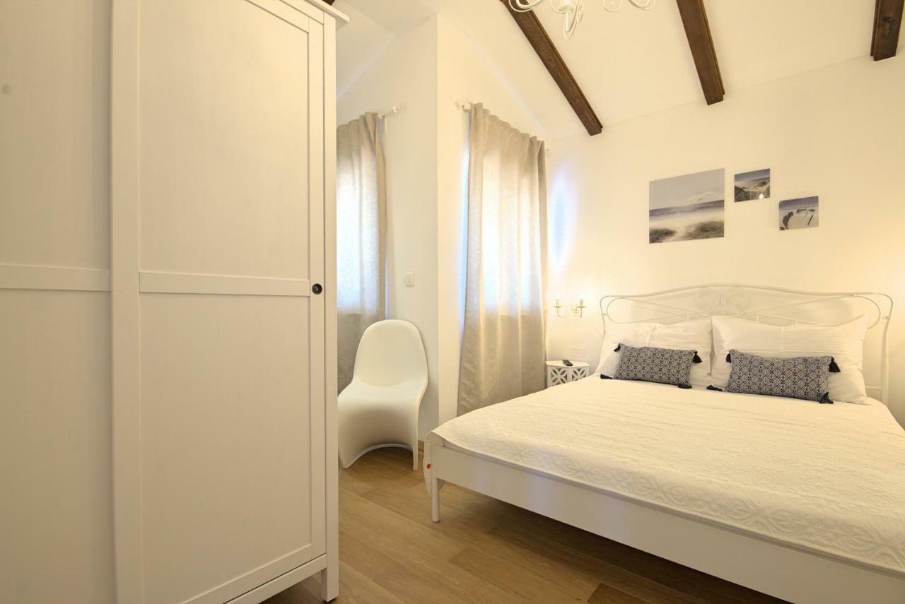 Villa Vespera Rosini Extérieur photo